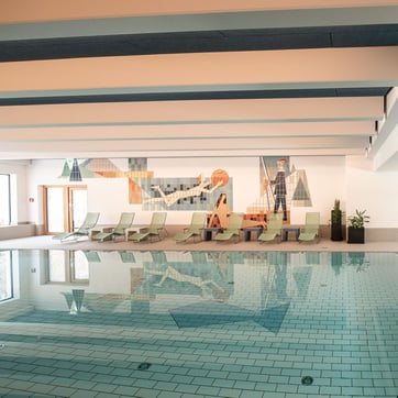 Dips&Drops_Indoorpool_7678_filter2_f